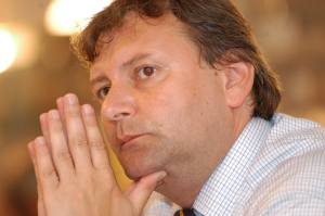 Tiltakoznak az újraírt tankönyvek ellen