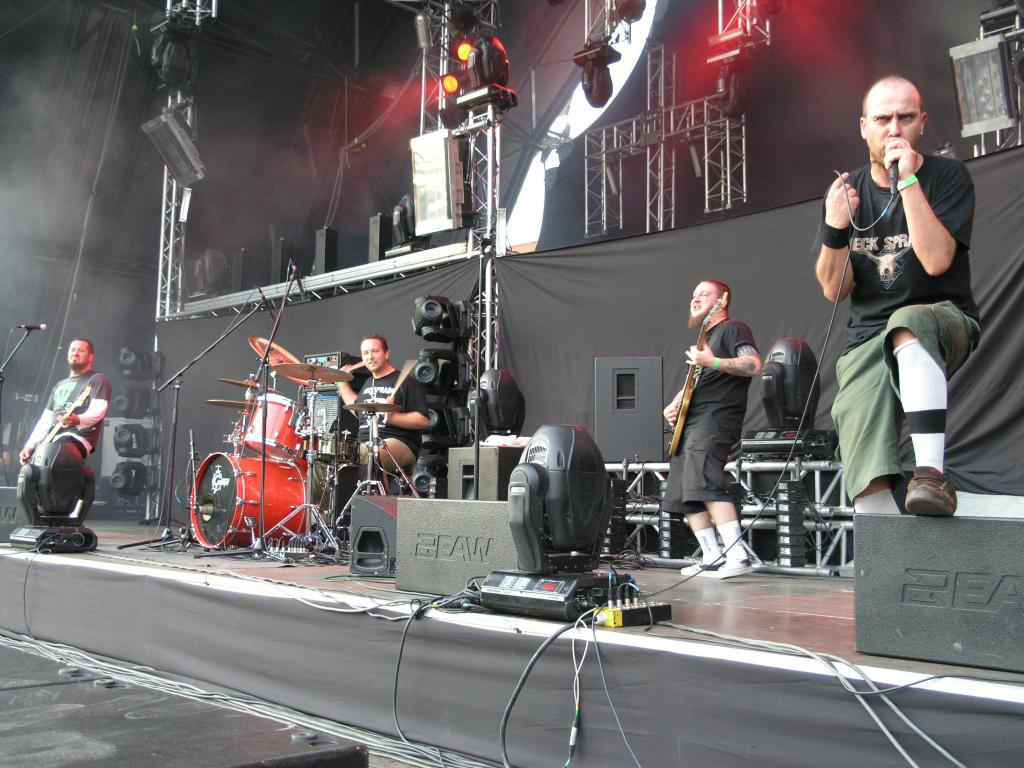 „Házibuli” – komolyan előadva