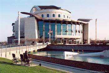 Nem tetszik a Nemzeti Színház Gyurcsánynak