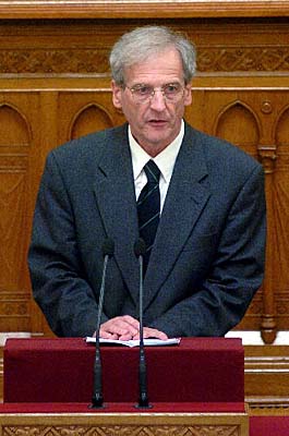 Sólyom László nemet mondott a gyes megkurtítására