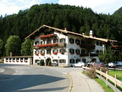 A Sasfészektől Münchenig