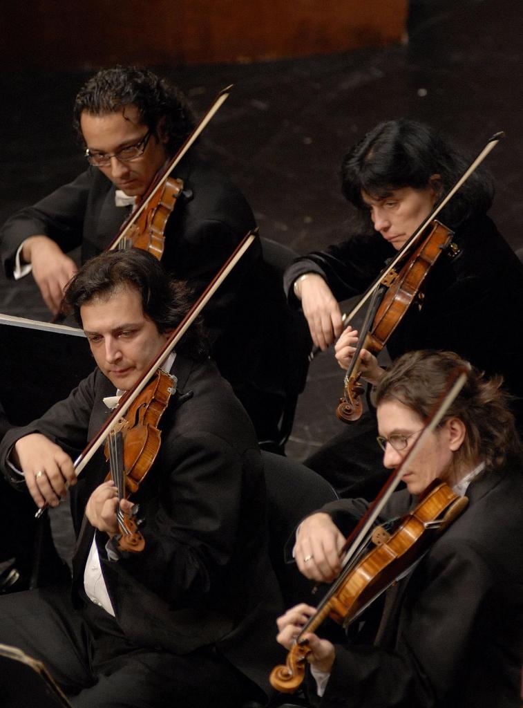 A Grazioso Kamarazenekar művészeinek koncertjei a budavári Királyi Borház és Pincemúzeum lovagtermében