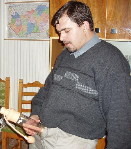 Pénisznagyobbítót használ a Jobbik nemzetpolitikusa