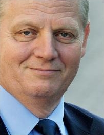 Felelősebb politikát és nyílt kommunikációt ígér Tarlós István