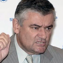 Slota trianoni emlékművet állíttat a szlovák-magyar határon