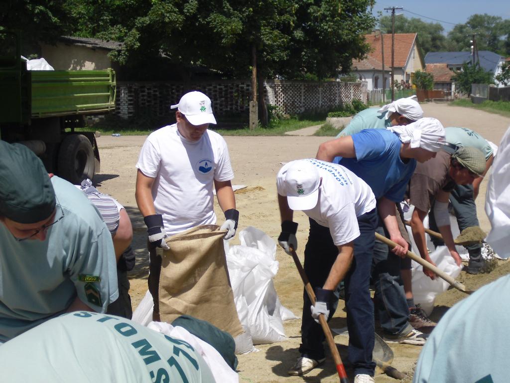 Erdélyiek az anyaországi árvízkárosultakért