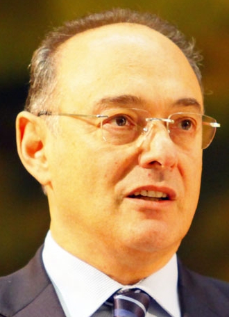 Két évtized után Szekeres Imre kiszáll az MSZP vezetéséből