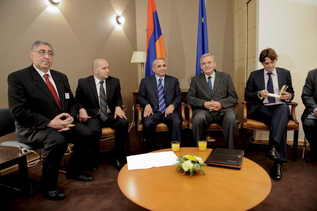 Tőkés László fogadta az örmény küldöttséget