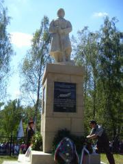 65 év után hazatért a rétyi honvédszobor