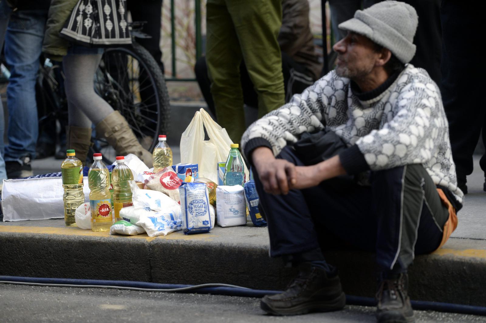 Nagyböjti tartósélelmiszer-gyűjtés