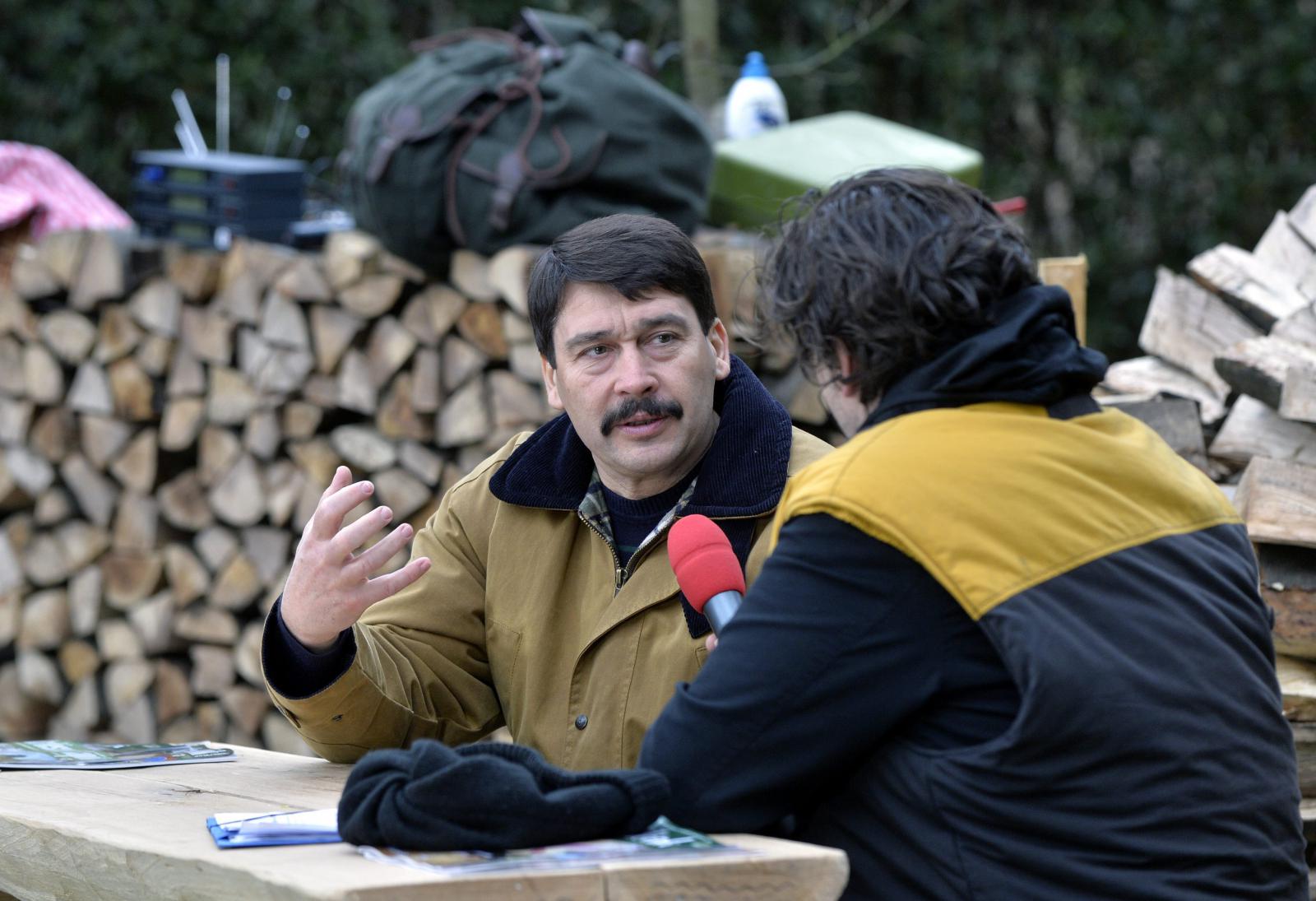 S.O.S Bajban az erdő: Adományvonal