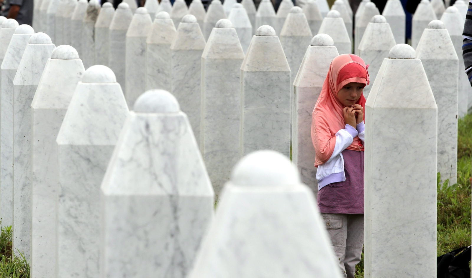 A srebrenicai mészárlás hét gyanúsítottját fogták el Szerbiában