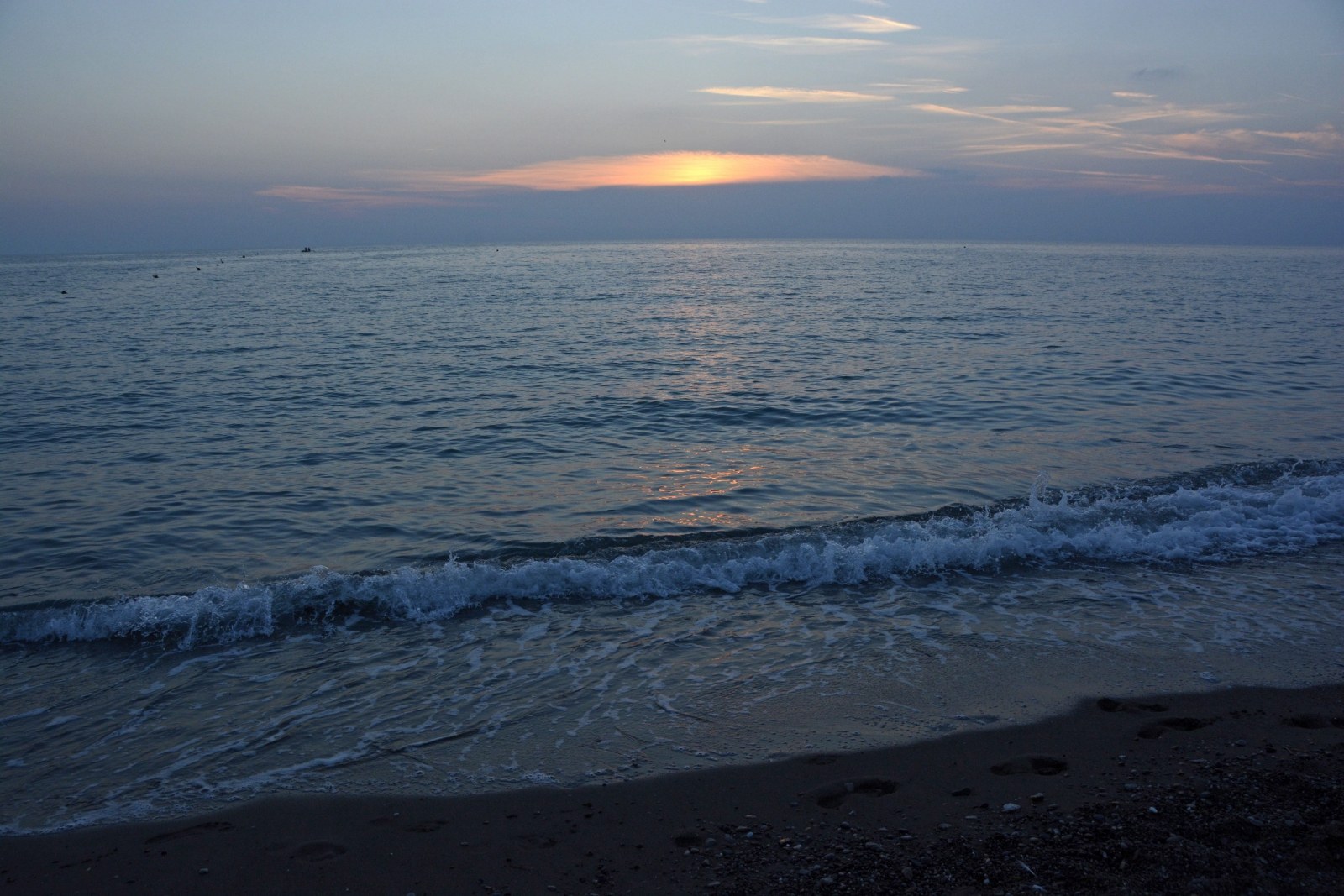 Megtámadtak egy olasz halászhajót