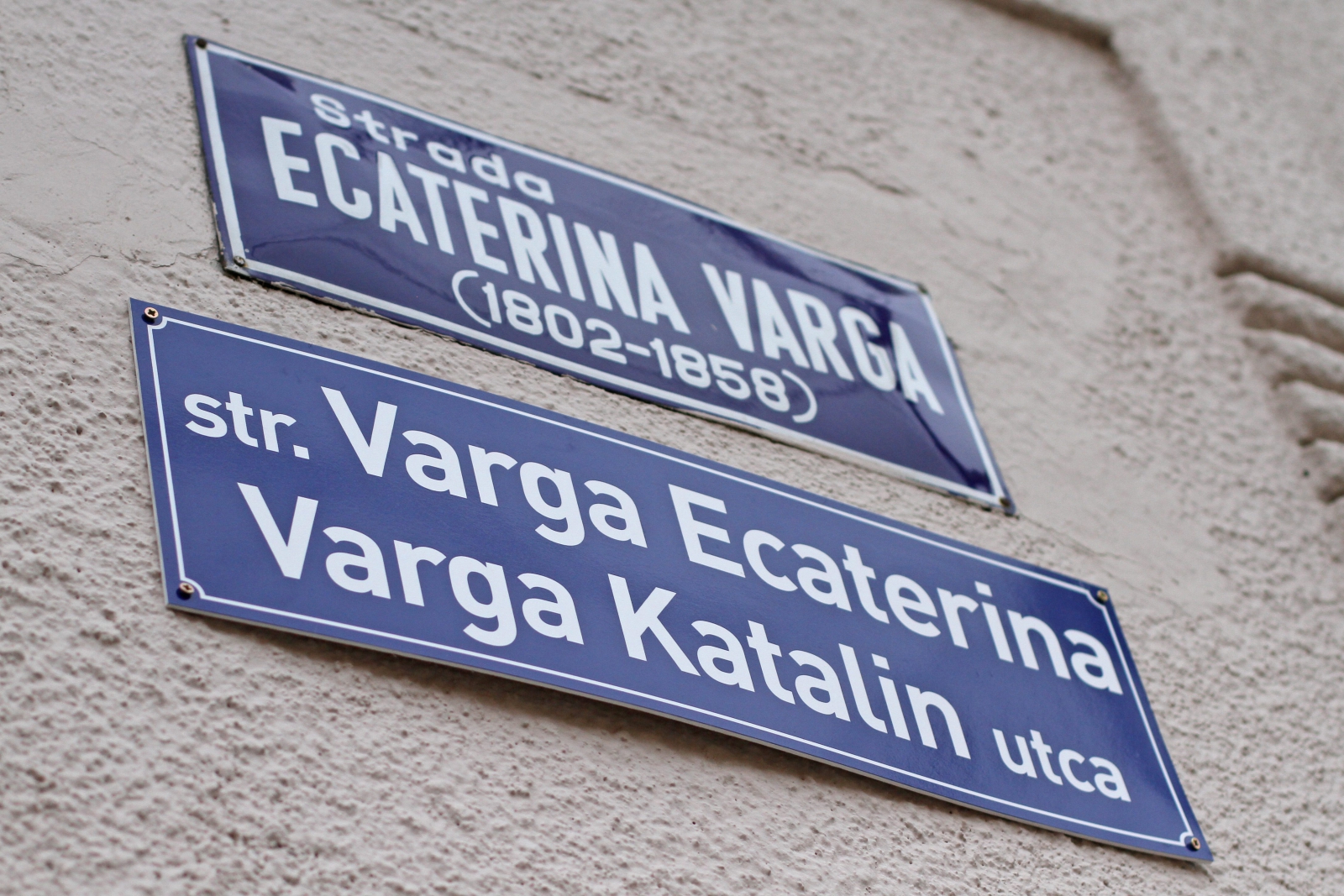 Súlyos büntetés a kétnyelvűségért