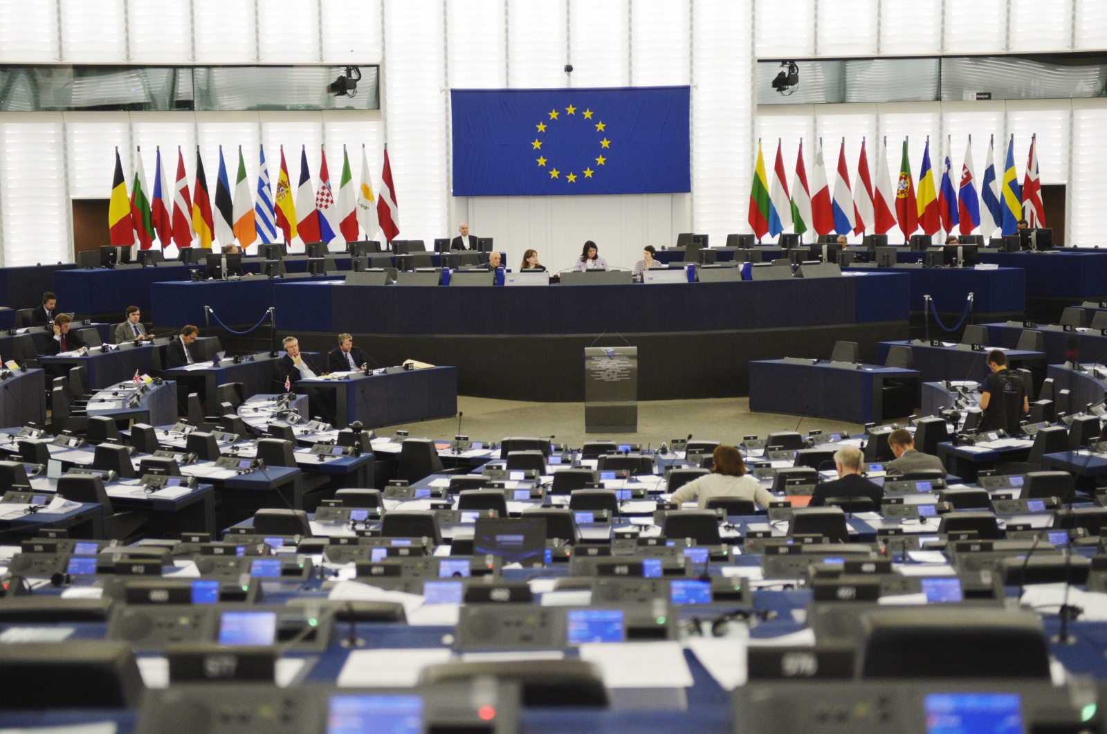 Gyors lépéseket sürget az EP