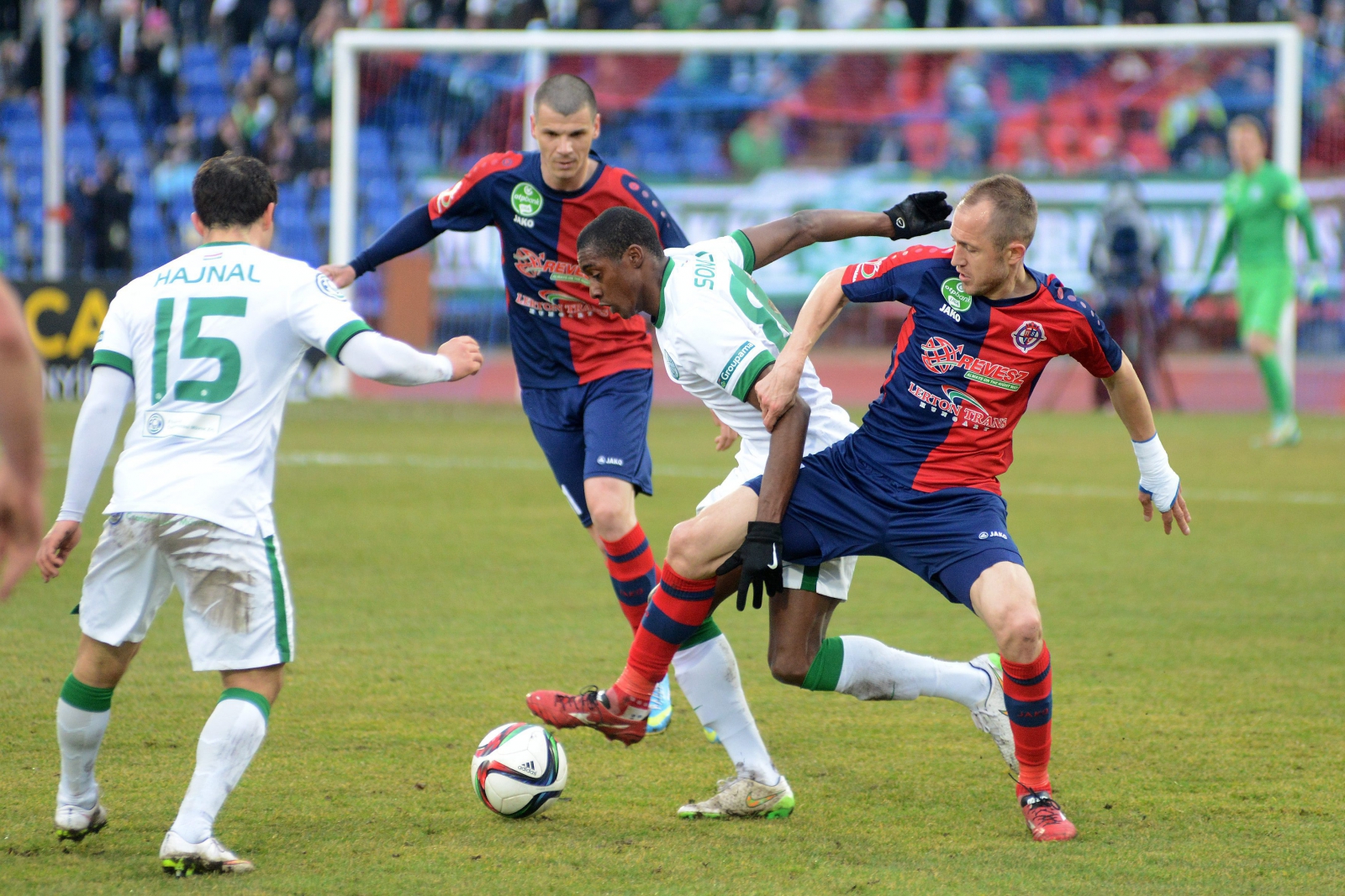 Négy klub kapott pénzbüntetést