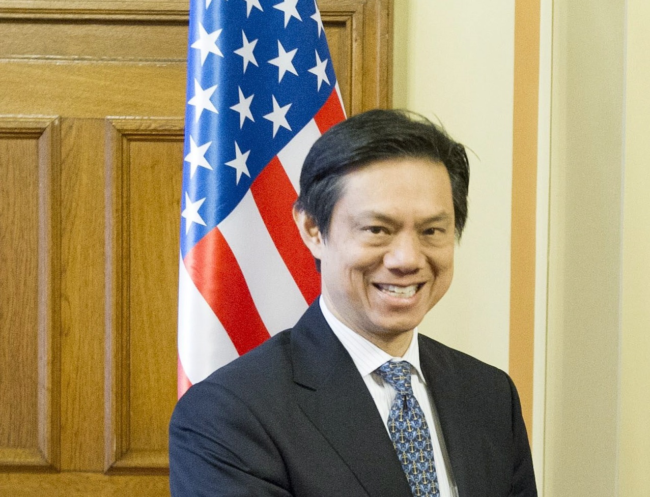 Román és bolgár tisztségviselőket is kitiltottak