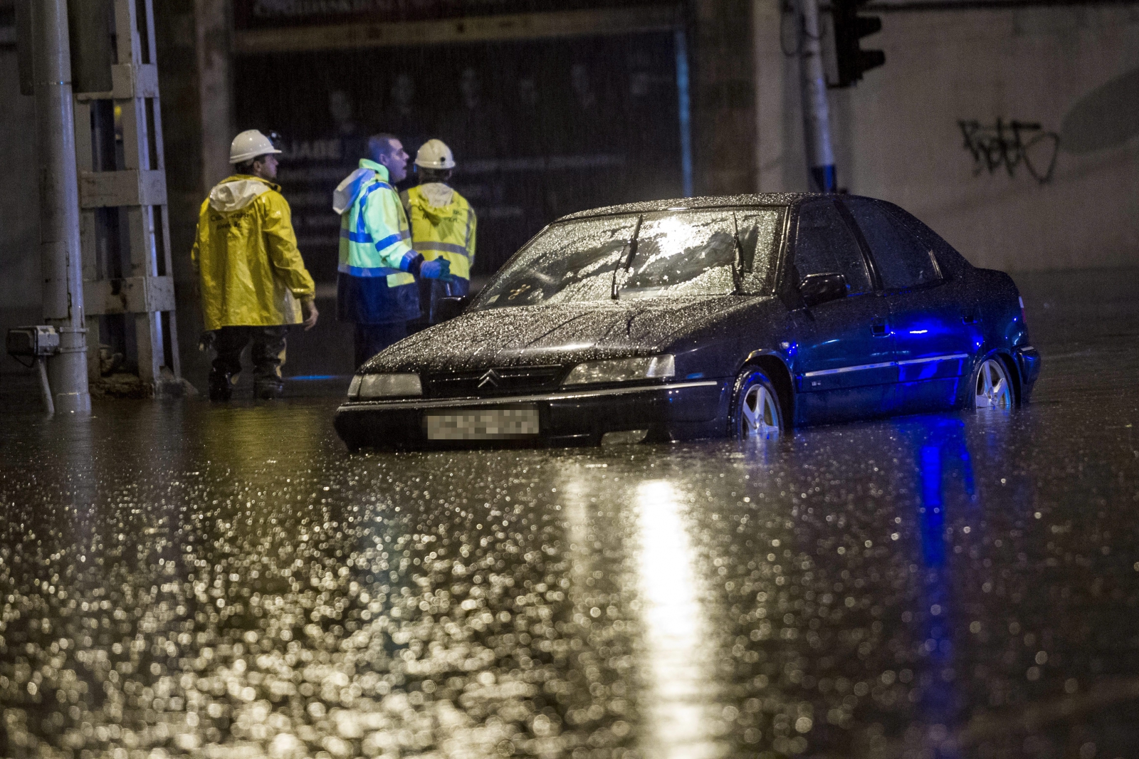 Pincéket árasztott el a víz