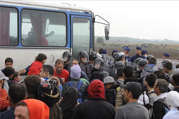 Lengyel álláspont: nyíltan kell beszélni a fenyegetésekről