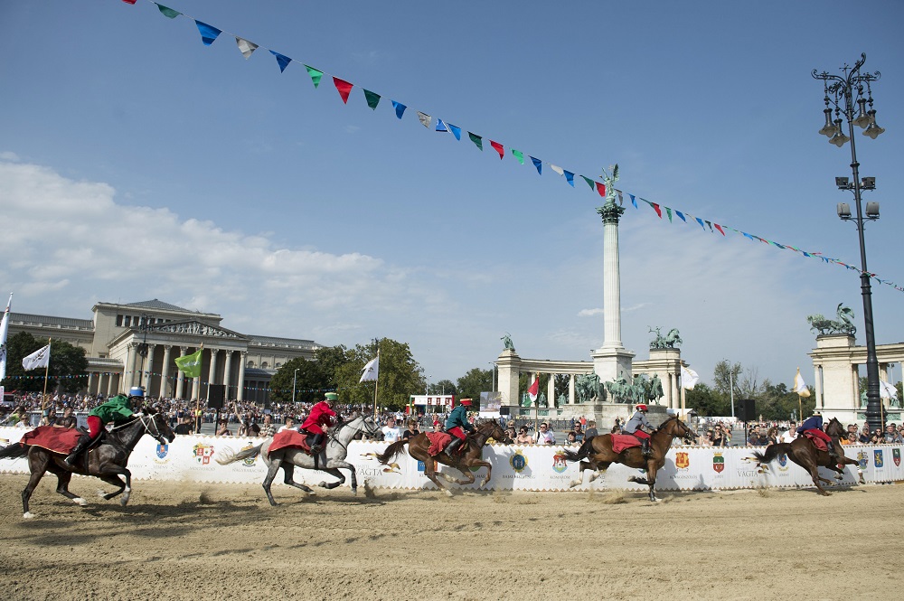 Baja lovasa nyerte az idei Nemzeti Vágtát