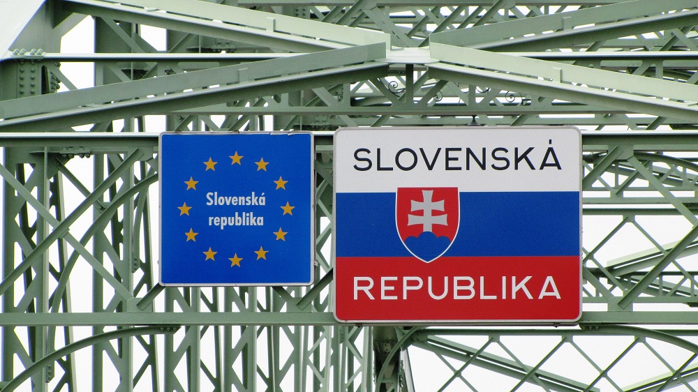 Szlovákia szúrópróbaszerű ellenőrzéseket vezetett be a magyar és osztrák határon