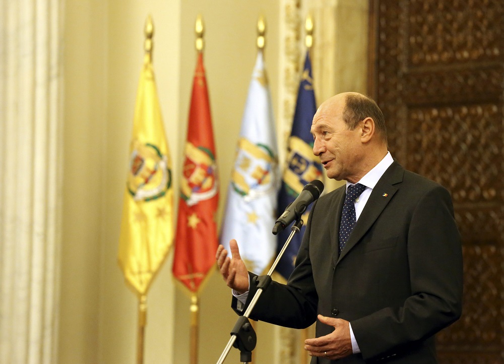 Basescu: Romániának egyáltalán nem kellene menekültet befogadnia