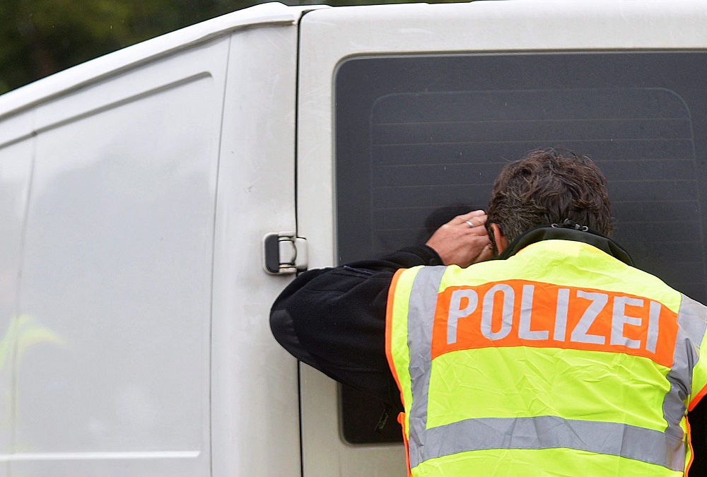 Németországban letartóztattak három feltételezett iszlamista terroristát