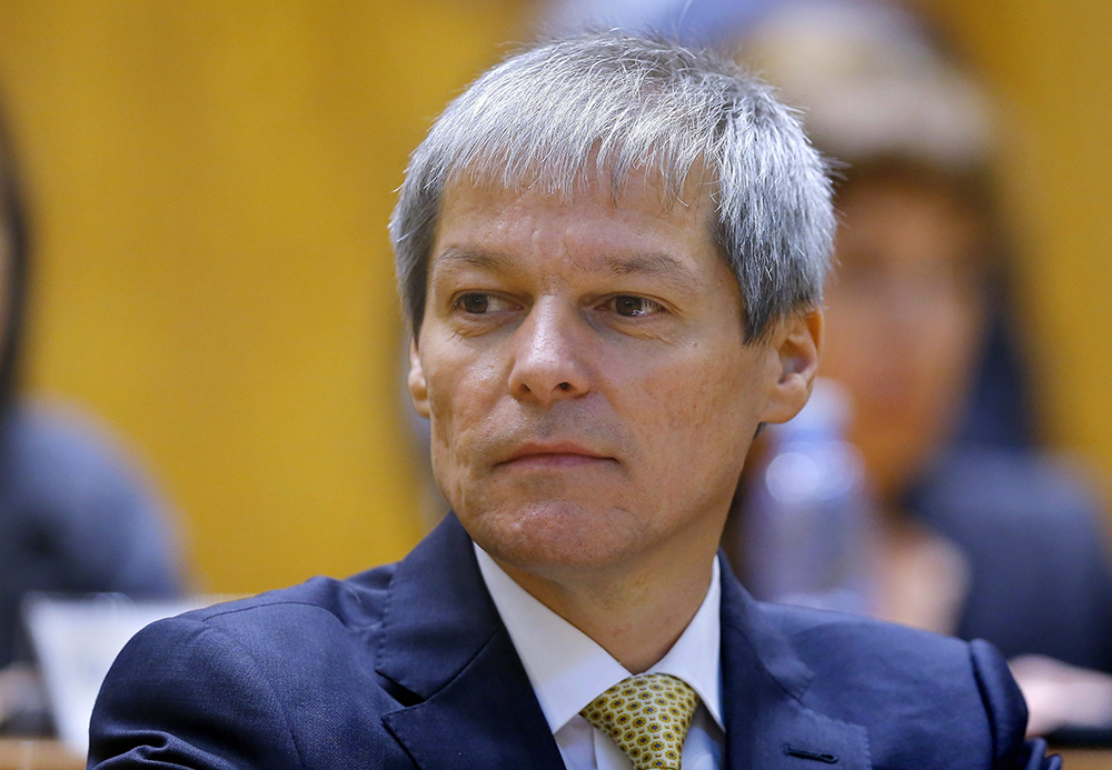 Bizalmat szavazott a parlament Dacian Ciolos szakértői kormányának