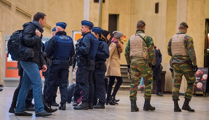 Marad a legmagasabb terrorfenyegetettségi szint Brüsszelben