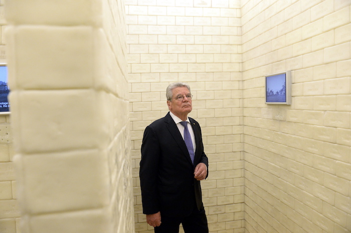 Nyílt vitát sürgetett a menekültválságról karácsonyi üzenetében a német államfő