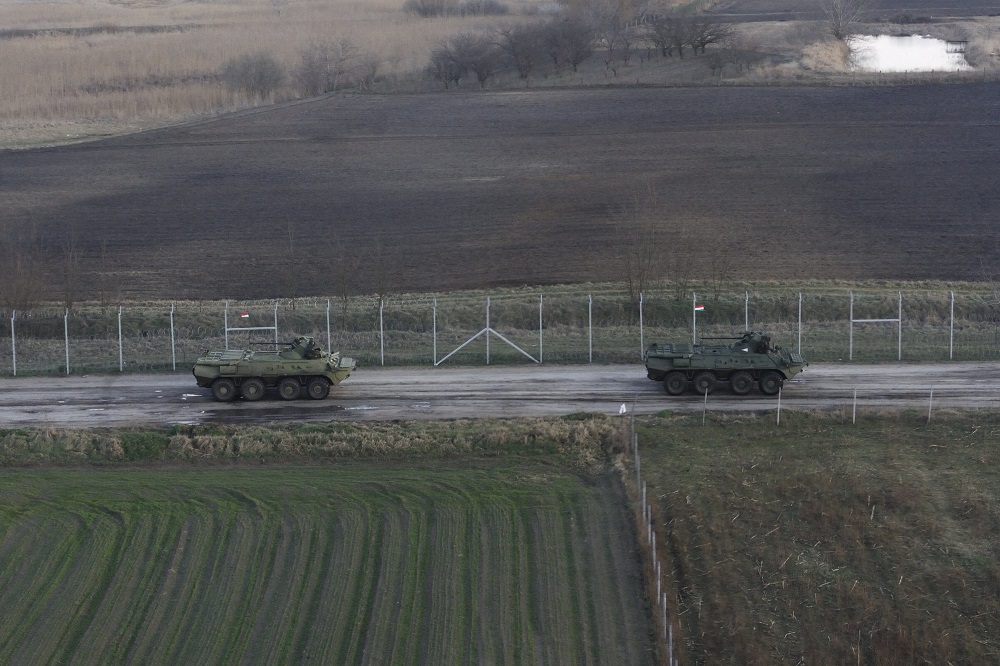 KTK: Brüsszel azt szeretné, hogy migránsokat engedjünk be Magyarországra