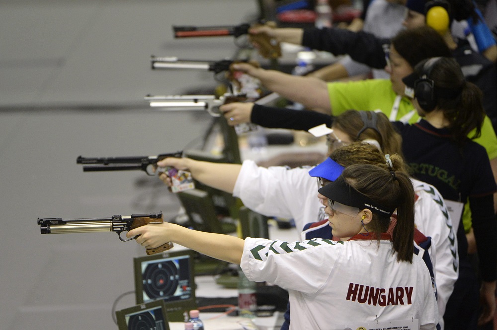 Egri Viktória olimpiai kvótás, a pisztolyos csapat bronzérmes