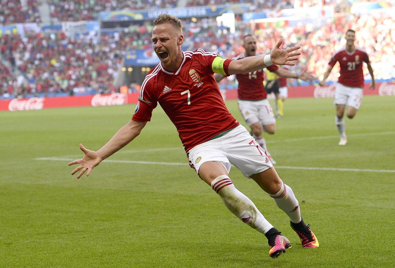 Gólzáporos döntetlennel csoportelső Magyarország