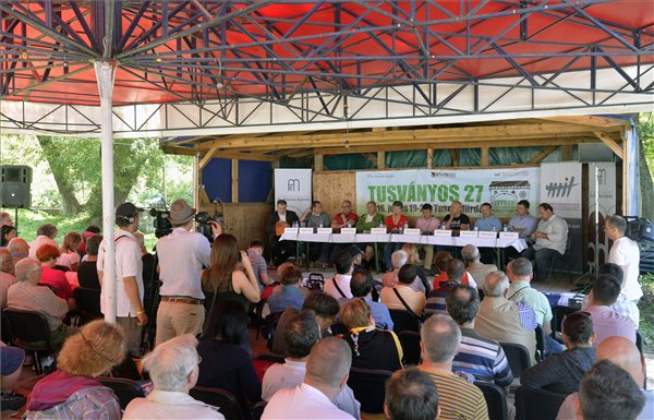 A külhoni magyar vezetők elítélték Brüsszel betelepítéspolitikáját