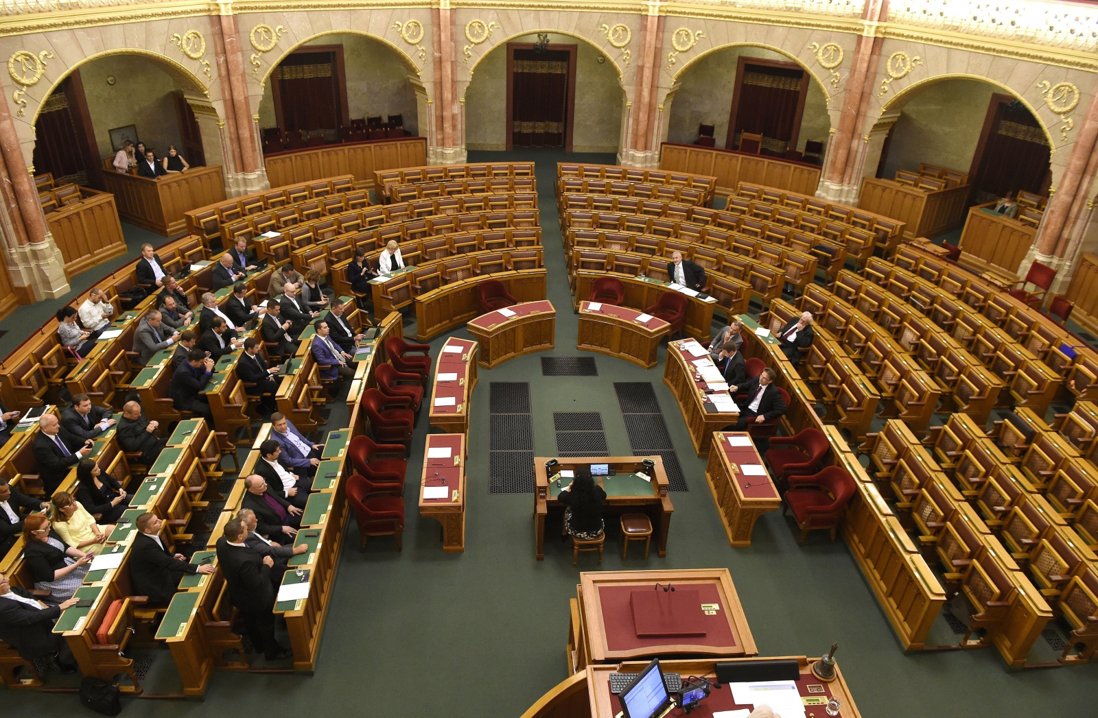 Határozatképtelenség miatt véget ért a rendkívüli ülés