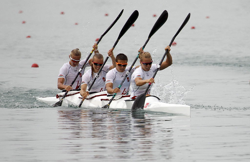 Döntőben a női kajaknégyes