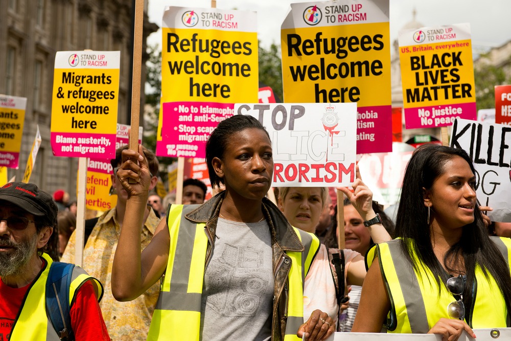 Polgárjogi aktivisták foglalták el az egyik londoni repülőtér kifutópályáját