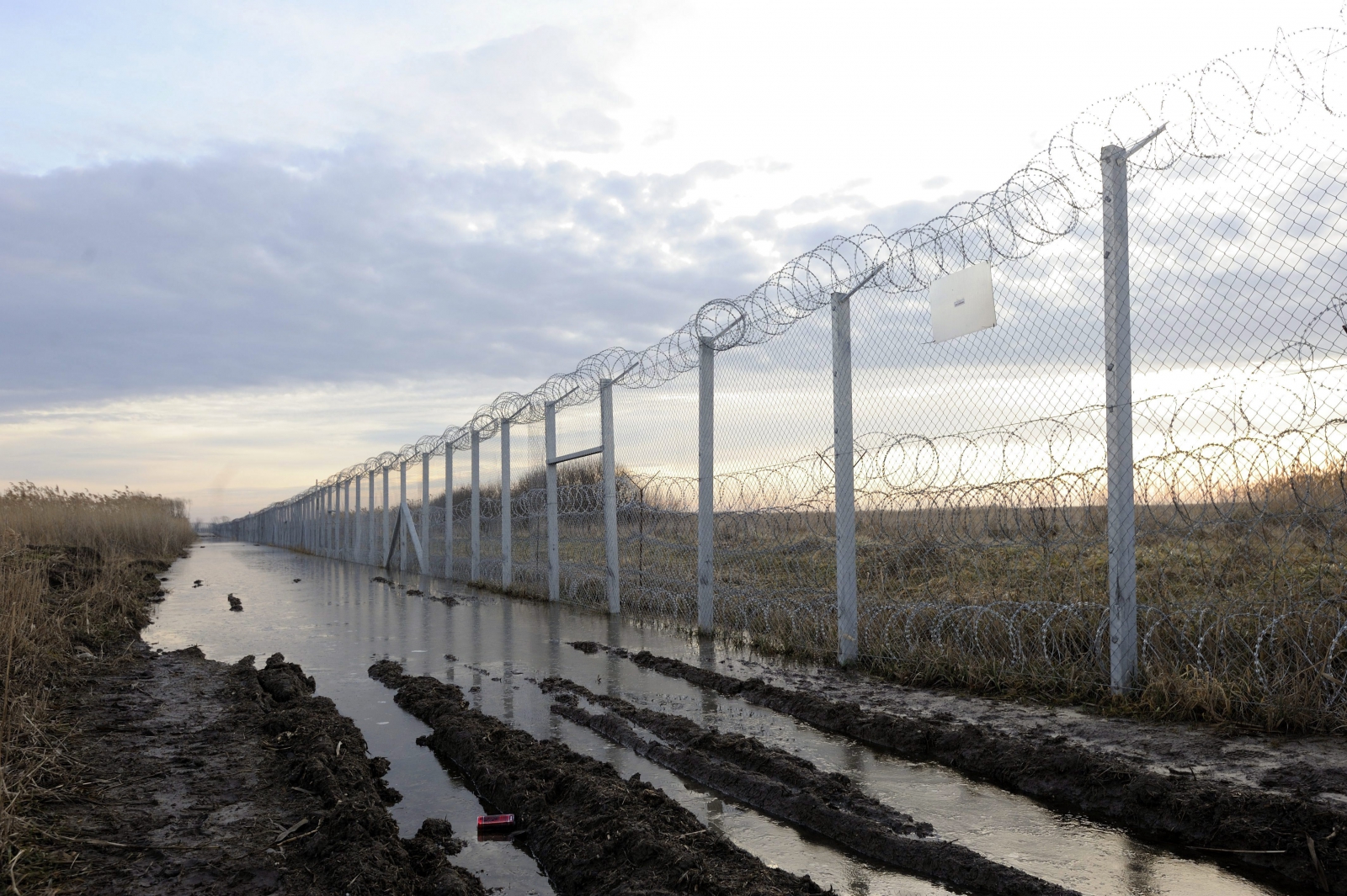 TEK: 14 terrorista utazott át Magyarországon