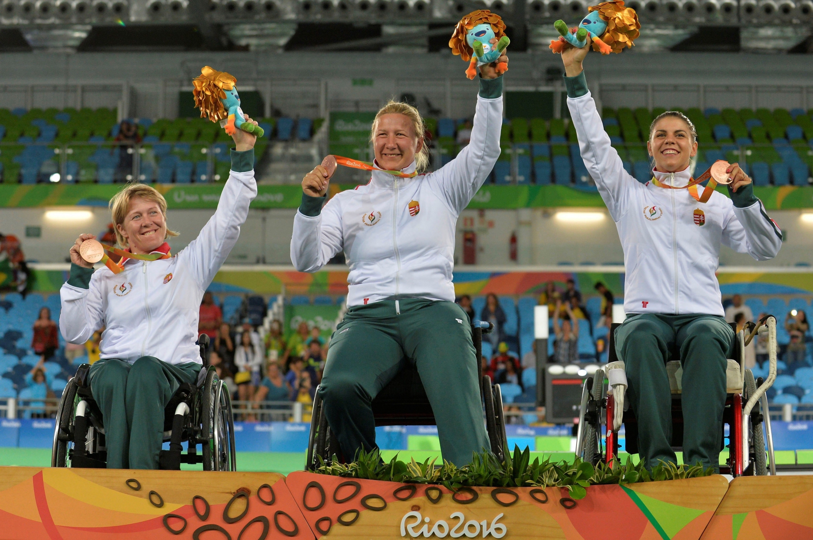 Bronzérmes a női párbajtőr csapat