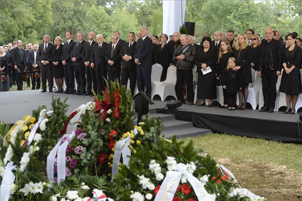 Végső búcsú Csoóri Sándortól