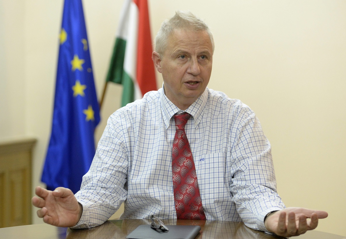 Trócsányi László: az EB kvótadöntései alkotmányossági szempontból aggályosak