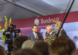 ShutterStock.com, jorg hackemann