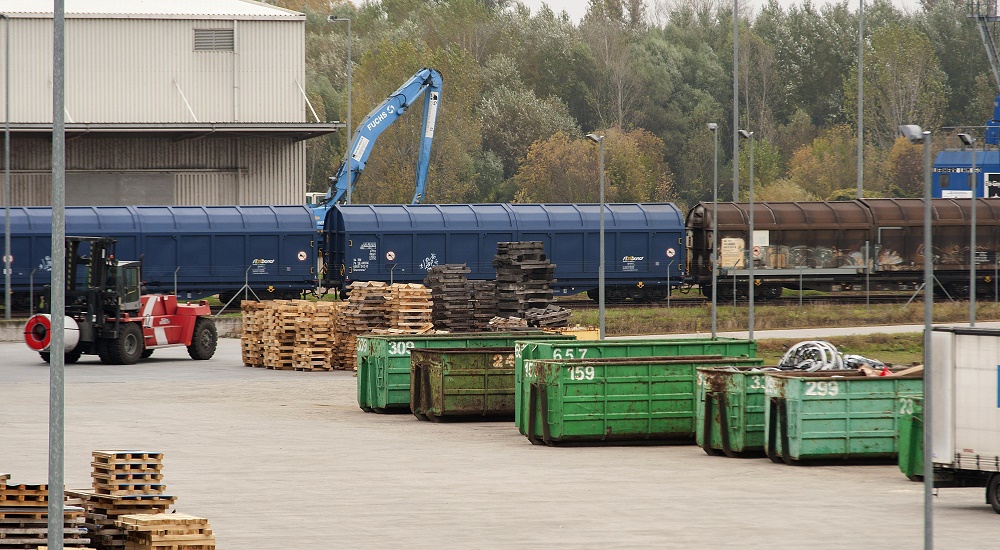 Hét migránst fogtak el a rendőrök a gönyűi kikötőben egy tehervonaton