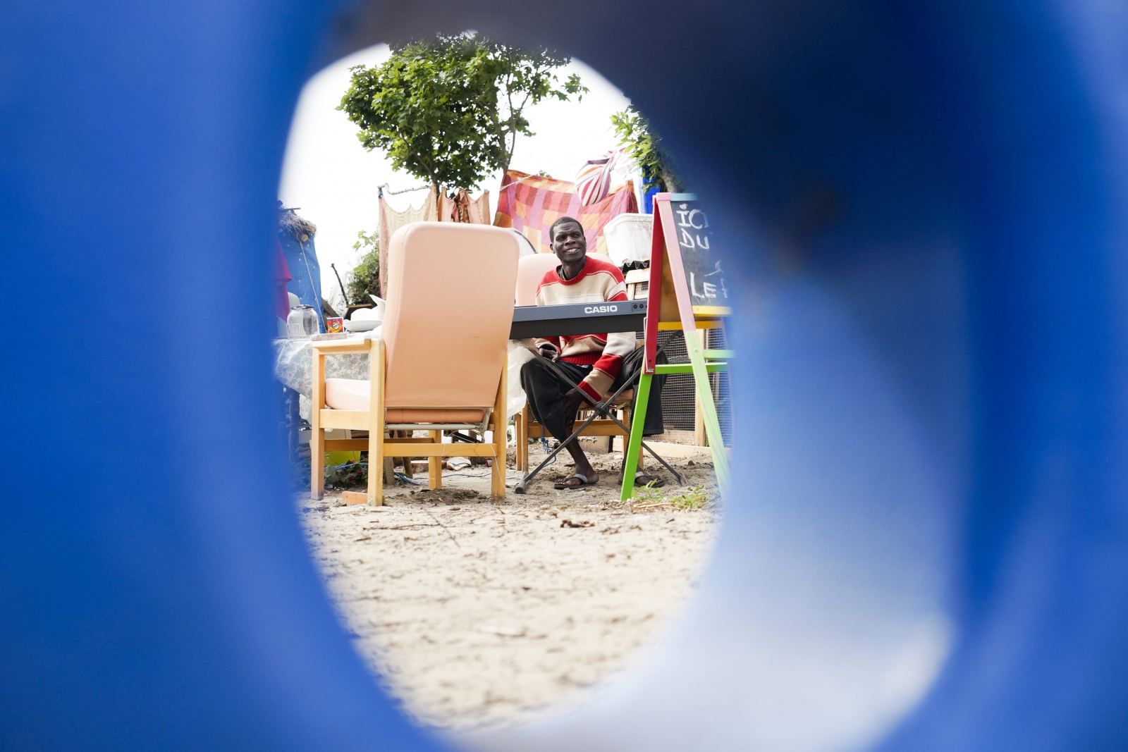 Engedélyezték a migránstábor létesítményeinek felszámolását