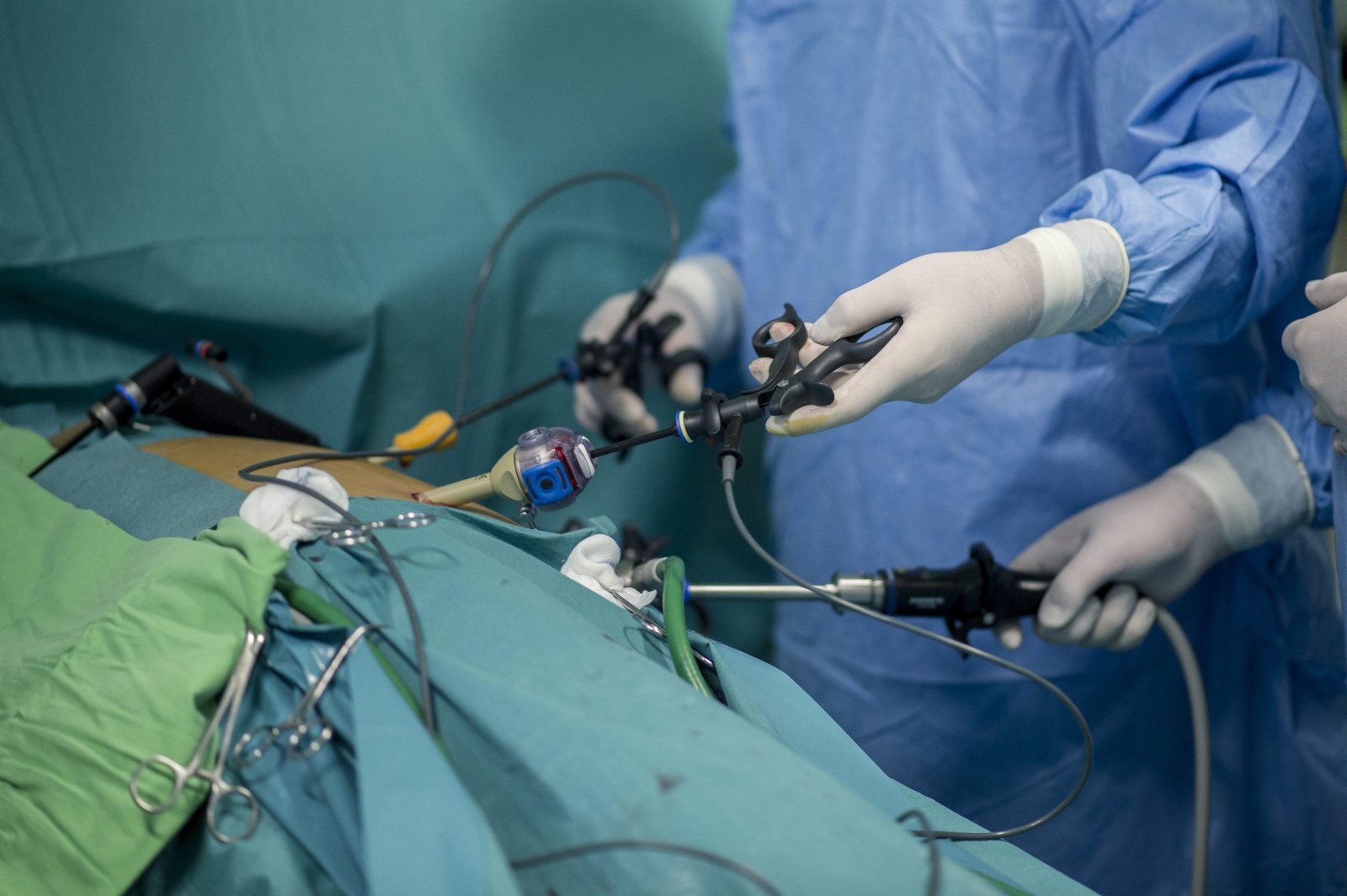 Megvizsgálnák az orvosok esetleges fizetéscsökkenését