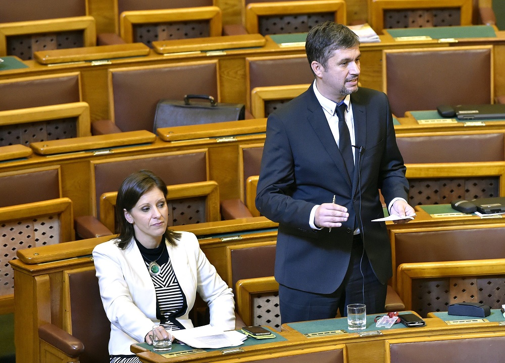 Nem nyom gombot az LMP frakciója a szavazáson