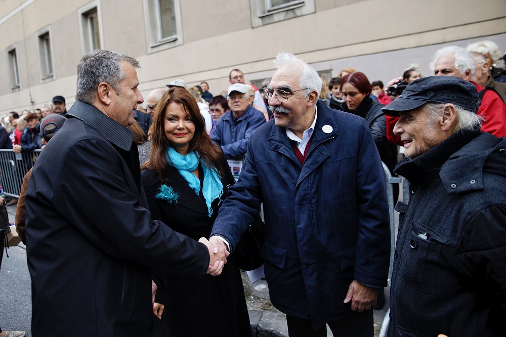Elkezdődött a baloldali ellenzéki pártok közös budapesti tüntetése