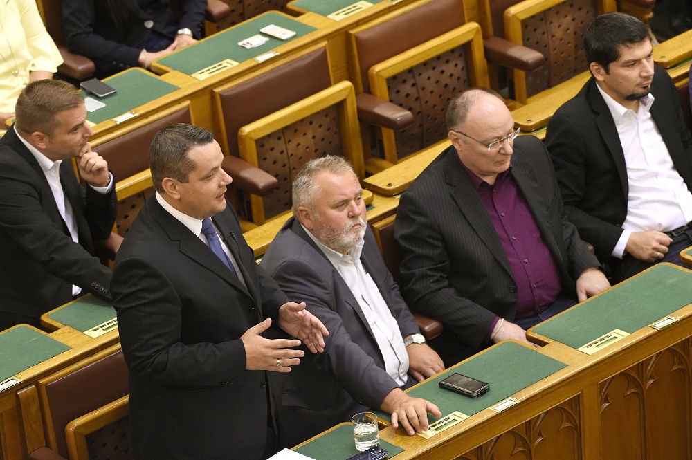 Az ellenzék akadályozza a terrorelhárítók munkáját