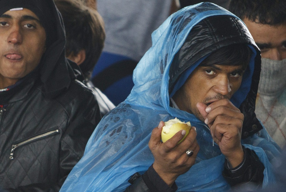 Ötvenhét afgán migránsra bukkantak a fővárosban