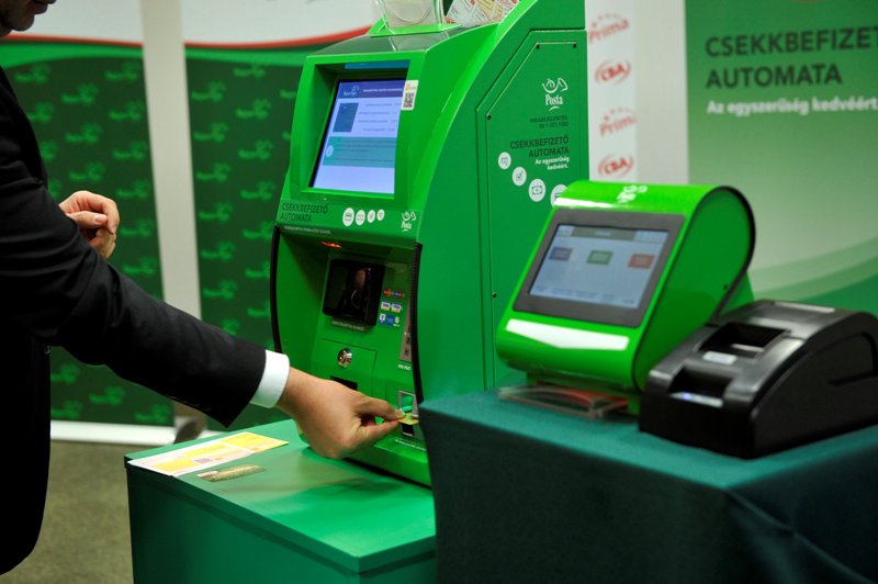 A postán, a CBA-ban és a Rossmannban is befizethetjük csekkeinket